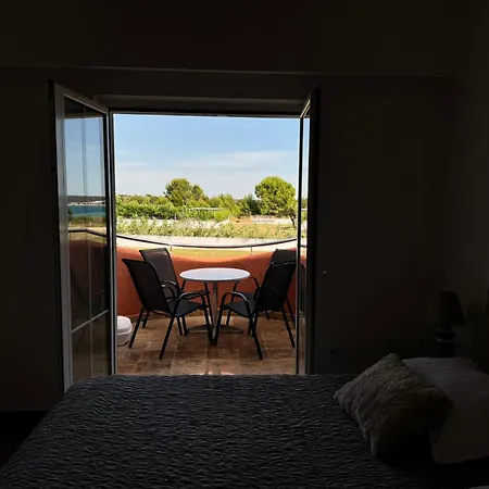 Al Mar On Bilotinjak Apartment