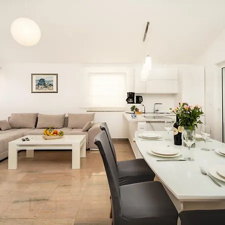 Apartamento Al Mar On Bilotinjak *