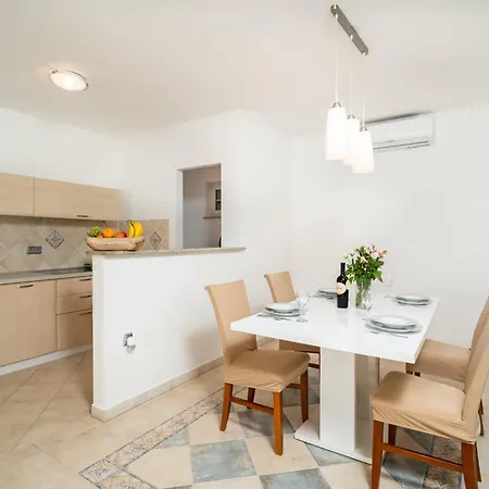Al Mar On Bilotinjak Apartamento *
