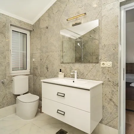 Al Mar On Bilotinjak Apartamento Nin