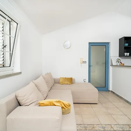 Apartamento Al Mar On Bilotinjak Nin